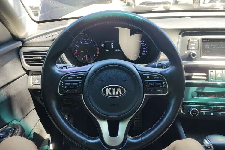 Used Kia K5 2016 2.0L Automatic LUX Steering Wheel