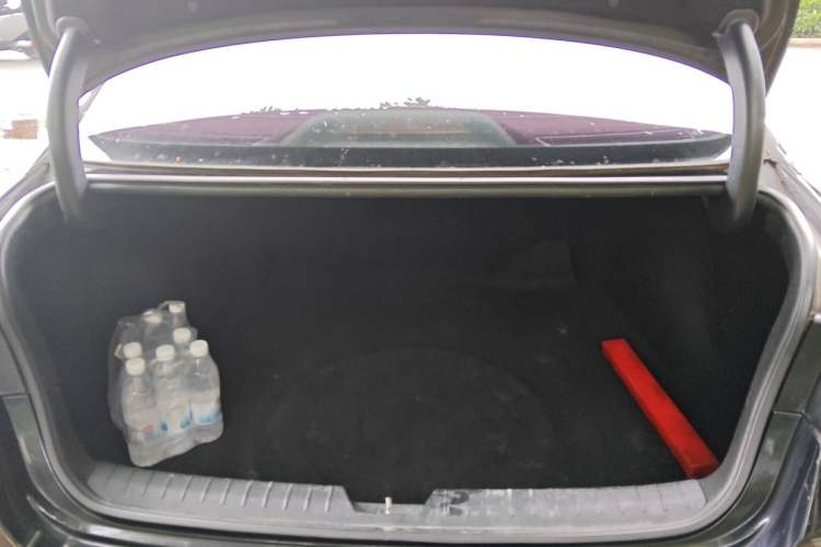 Used Kia K5 2016 1.6T Automatic LUX Trunk