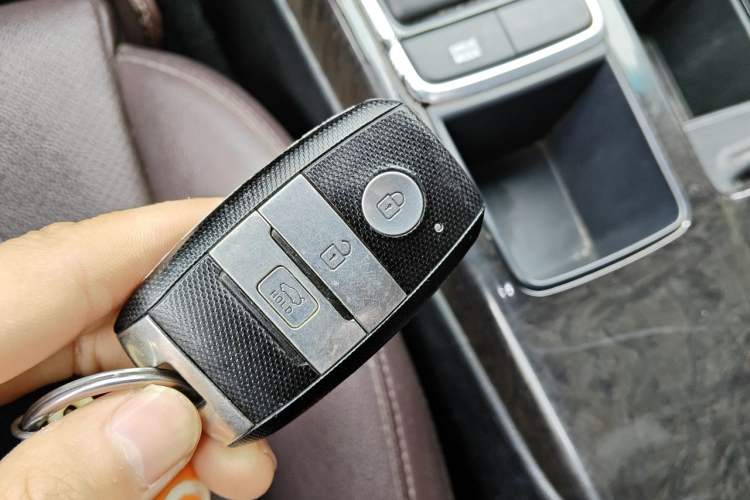 Used Kia K5 2016 1.6T Automatic LUX Vehicle Key