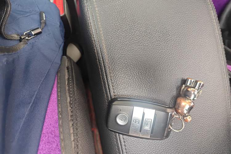 Used Kia K5 2016 1.6T Automatic LUX Vehicle Key