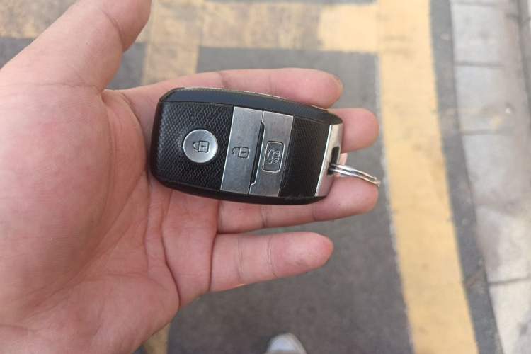 Used Kia K5 2016 1.6T Automatic LUX Vehicle Key