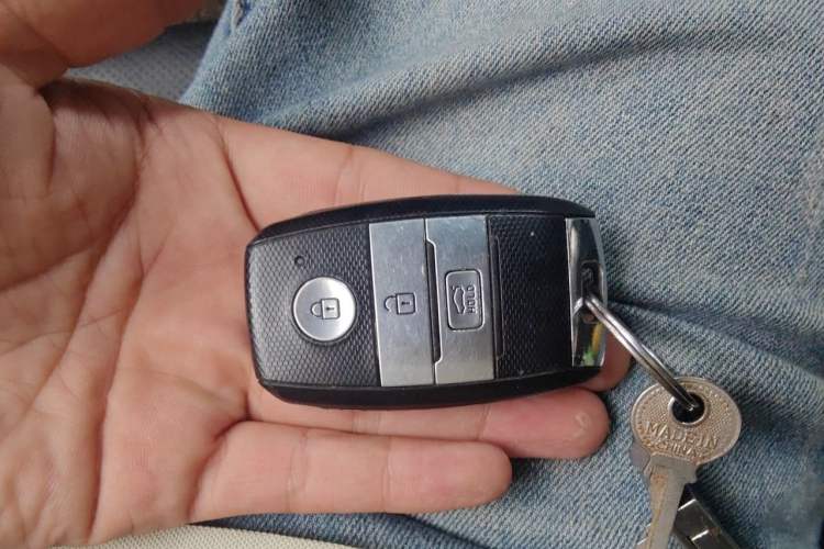 Used Kia K5 2016 2.0L Hybrid GLS Vehicle Key