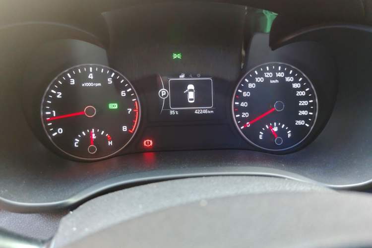 Used Kia K5 2016 2.0L Automatic GLS Odometer Close Up