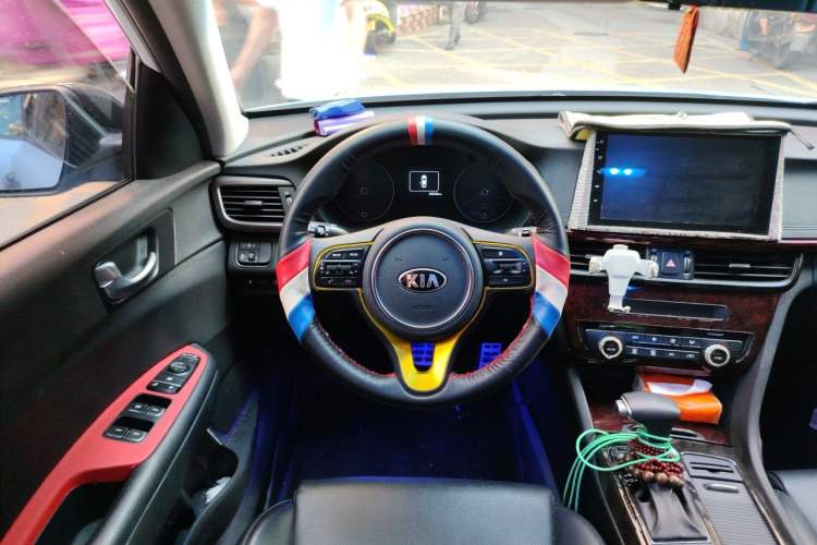 Used Kia K5 2016 2.0L Automatic GLS Steering Wheel