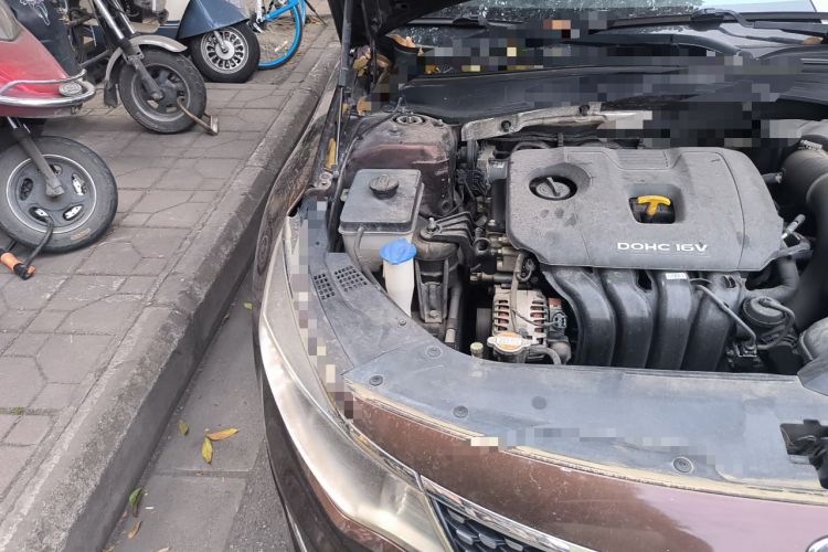 Used Kia K5 2016 2.0L Automatic LUX Engine Bay Right