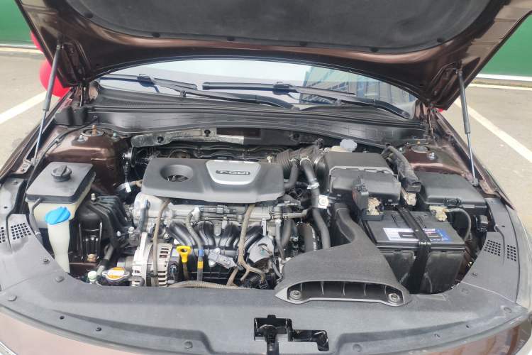 Used Kia K5 2016 1.6T Automatic LUX Engine Bay