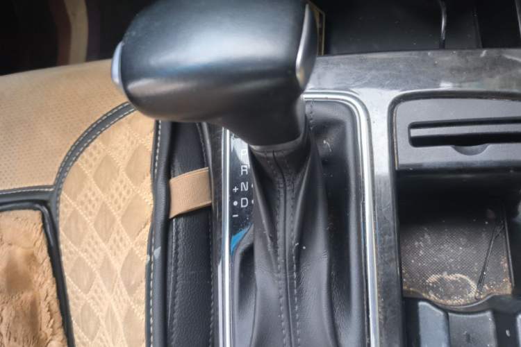Used Kia K5 2016 2.0L Automatic LUX Gear Lever