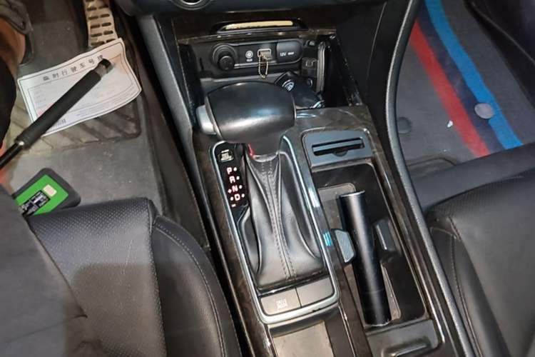 Used Kia K5 2016 1.6T Automatic LUX Gear Lever
