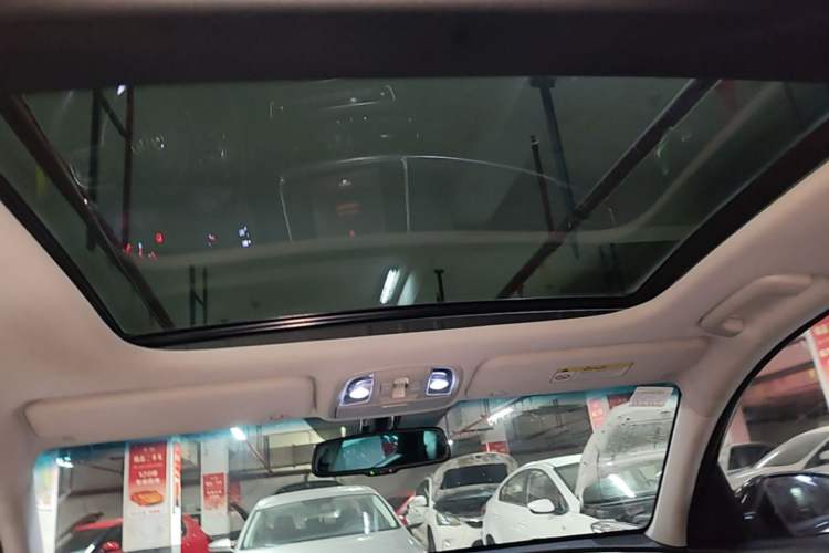 Used Kia K5 2016 1.6T Automatic LUX Headliner