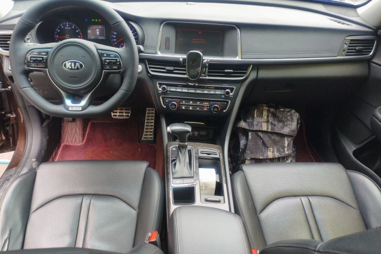Used Kia K5 2016 1.6T Automatic LUX Interior 2