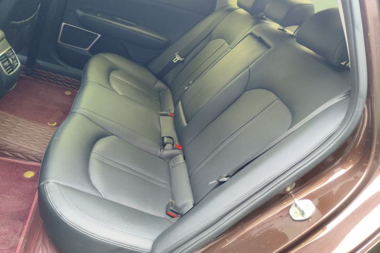 Used Kia K5 2016 1.6T Automatic LUX Interior 4