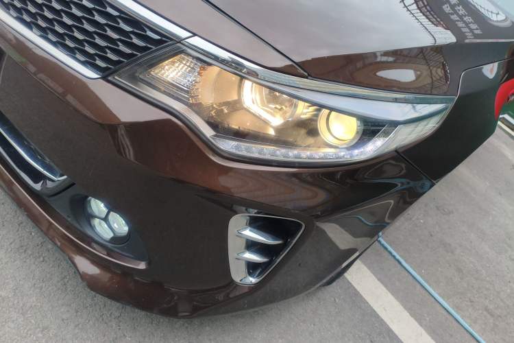 Used Kia K5 2016 1.6T Automatic LUX Left Front Headlight