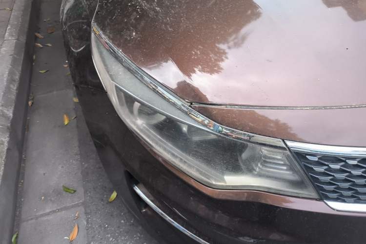 Used Kia K5 2016 2.0L Automatic LUX Right Front Headlight