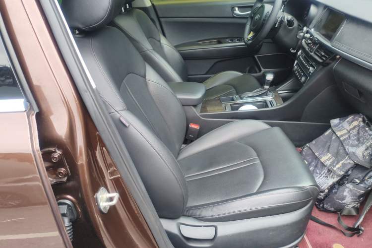 Used Kia K5 2016 1.6T Automatic LUX Right Front Seat