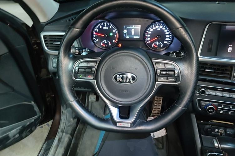Used Kia K5 2016 1.6T Automatic LUX Steering Wheel