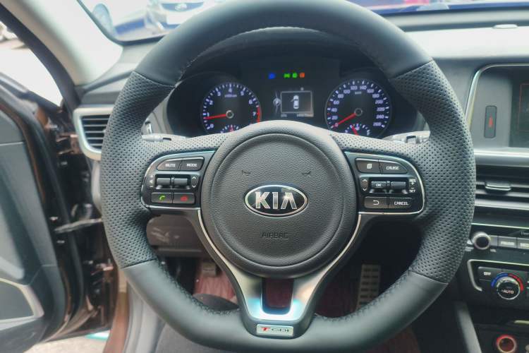 Used Kia K5 2016 1.6T Automatic LUX Steering Wheel