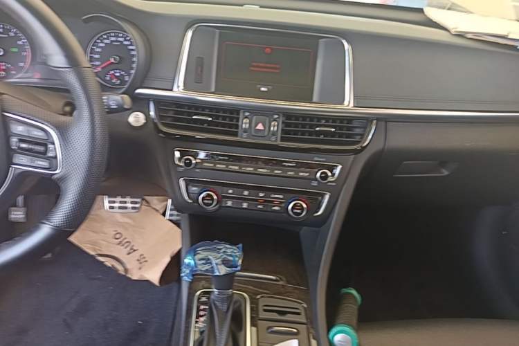 Used Kia K5 2016 1.6T Automatic LUX Audio And AC Panel