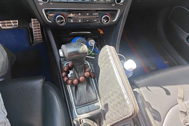 Used Kia K5 2016 1.6T Automatic LUX Gear Lever