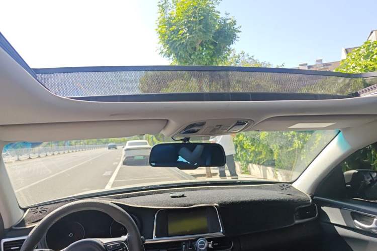 Used Kia K5 2016 1.6T Automatic LUX Headliner