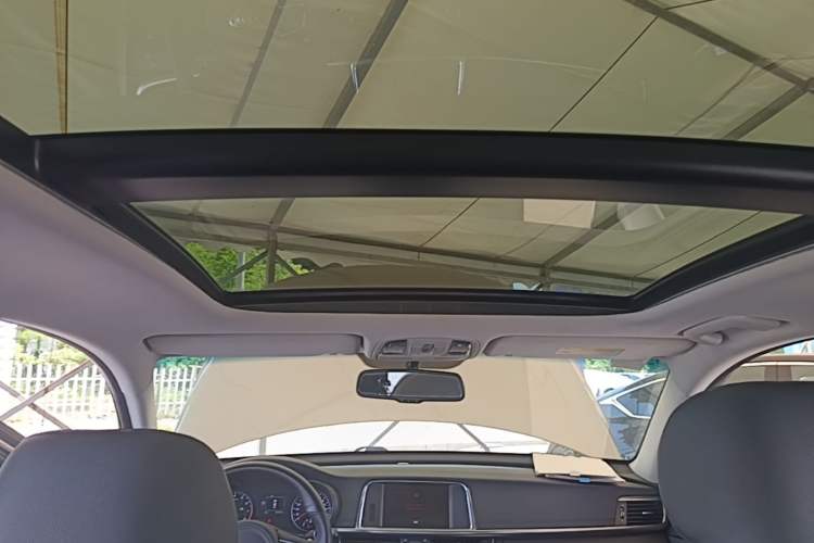 Used Kia K5 2016 1.6T Automatic LUX Headliner