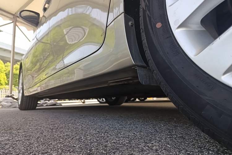 Used Kia K5 2016 1.6T Automatic LUX Left Side Sill
