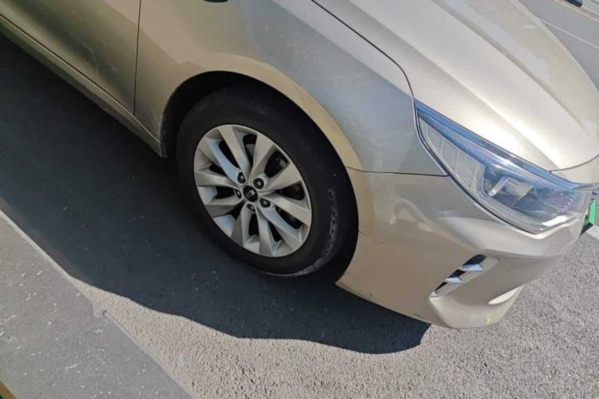 Used Kia K5 2016 1.6T Automatic LUX Right Front Wheel Hub