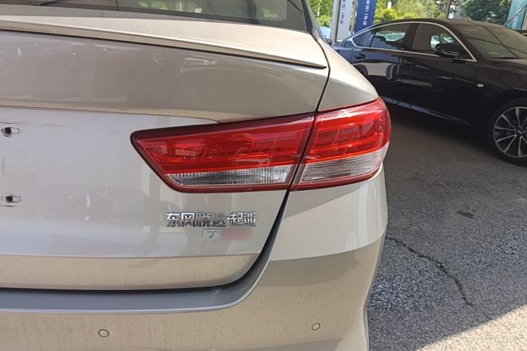 Used Kia K5 2016 1.6T Automatic LUX Right Rear Taillight