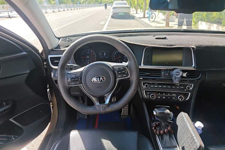 Used Kia K5 2016 1.6T Automatic LUX Steering Wheel