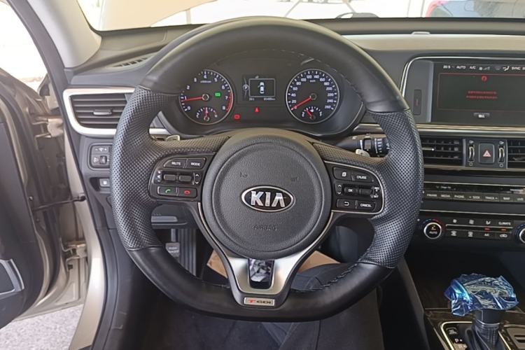 Used Kia K5 2016 1.6T Automatic LUX Steering Wheel