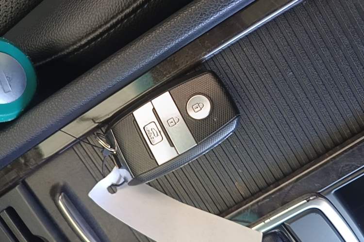 Used Kia K5 2016 1.6T Automatic LUX Vehicle Key