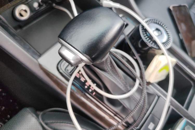 Used Kia K5 2016 1.6T Automatic LUX Gear Lever