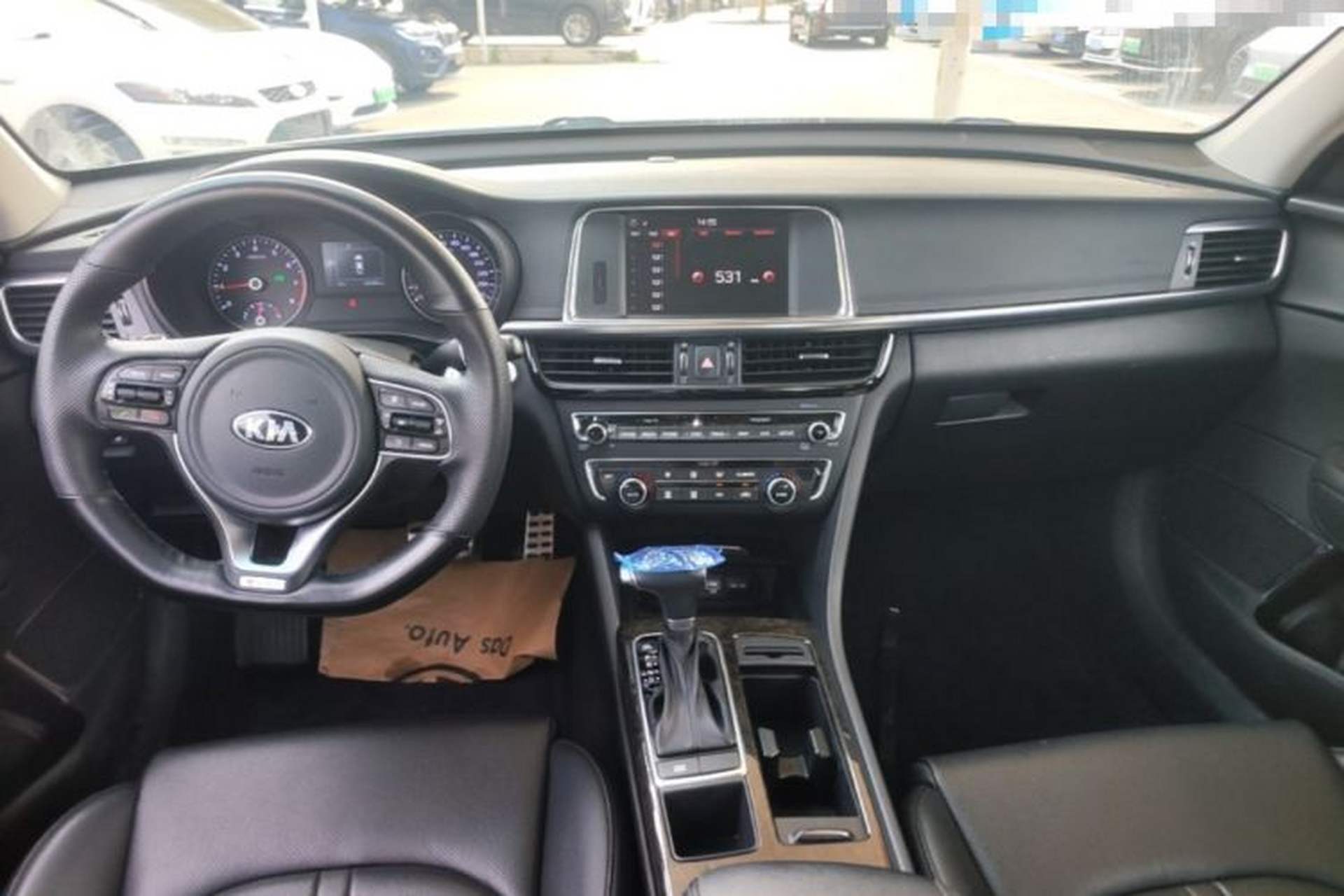 Used Kia K5 2016 1.6T Automatic LUX Center Console