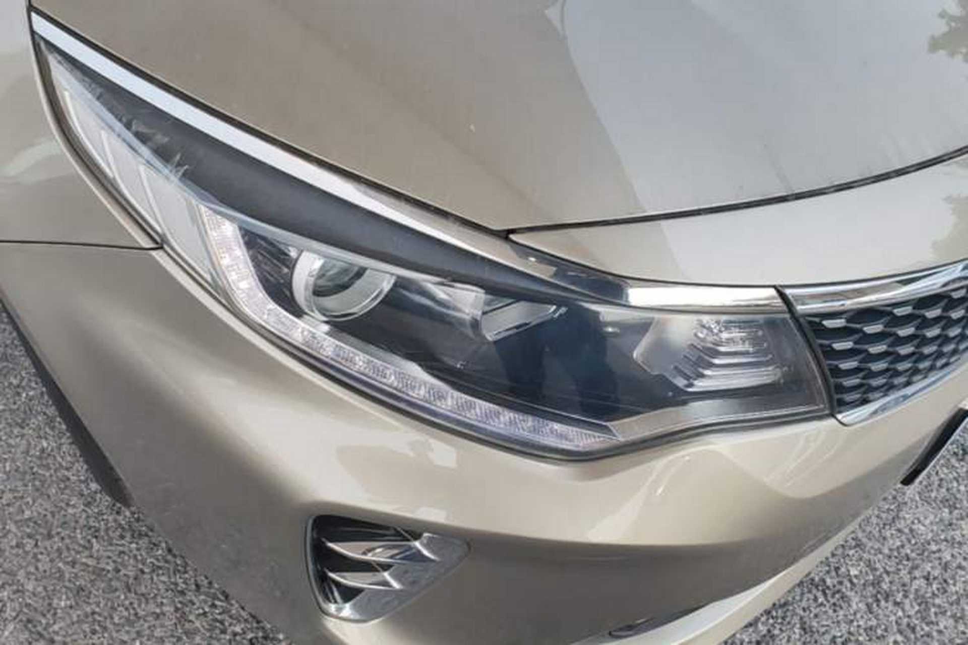 Used Kia K5 2016 1.6T Automatic LUX Right Front Headlight