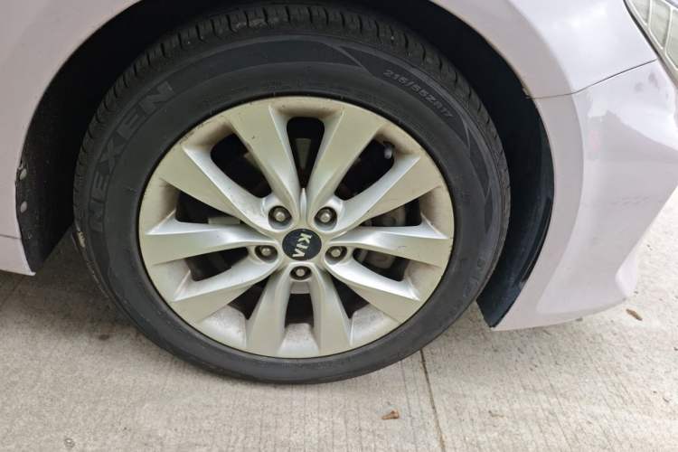 Used Kia K5 2016 1.6T Automatic LUX Right Front Wheel Hub