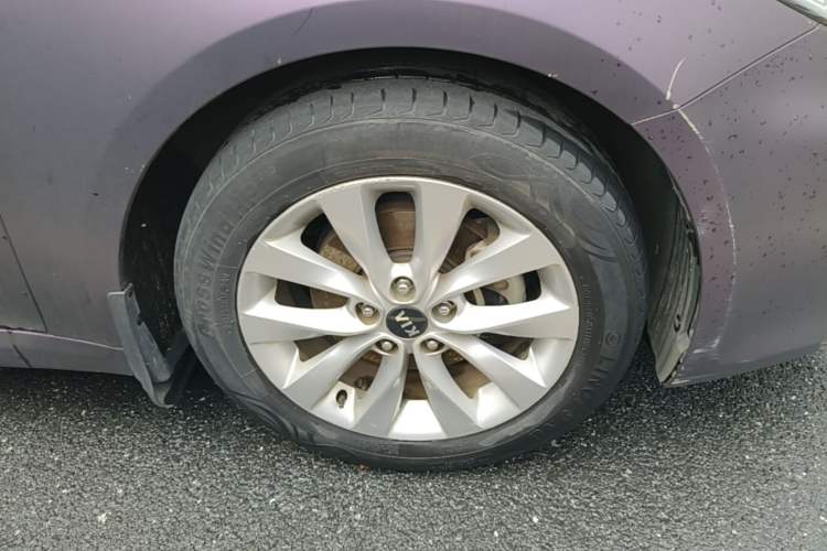 Used Kia K5 2016 1.6T Automatic LUX Right Front Wheel Hub