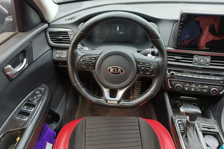 Used Kia K5 2016 1.6T Automatic LUX Steering Wheel