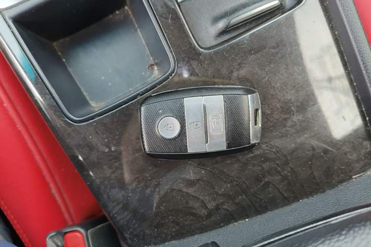 Used Kia K5 2016 1.6T Automatic LUX Vehicle Key