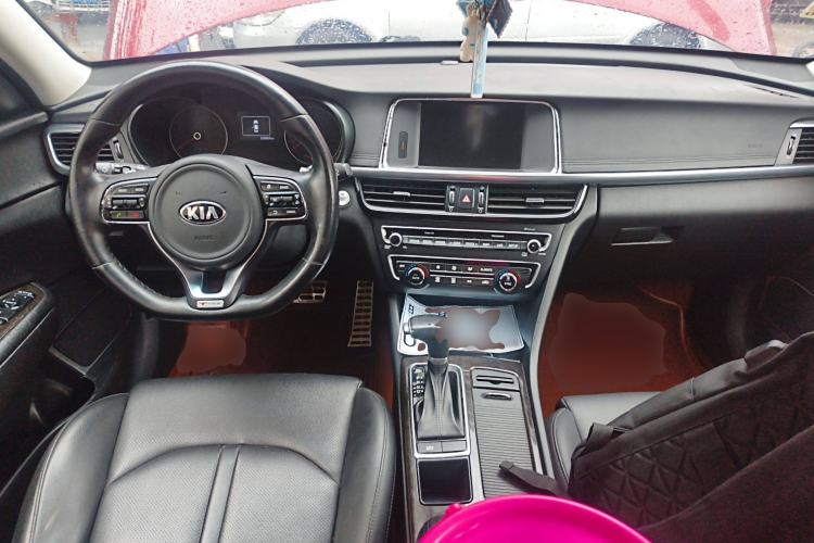 Used Kia K5 2016 1.6T Automatic LUX Center Console