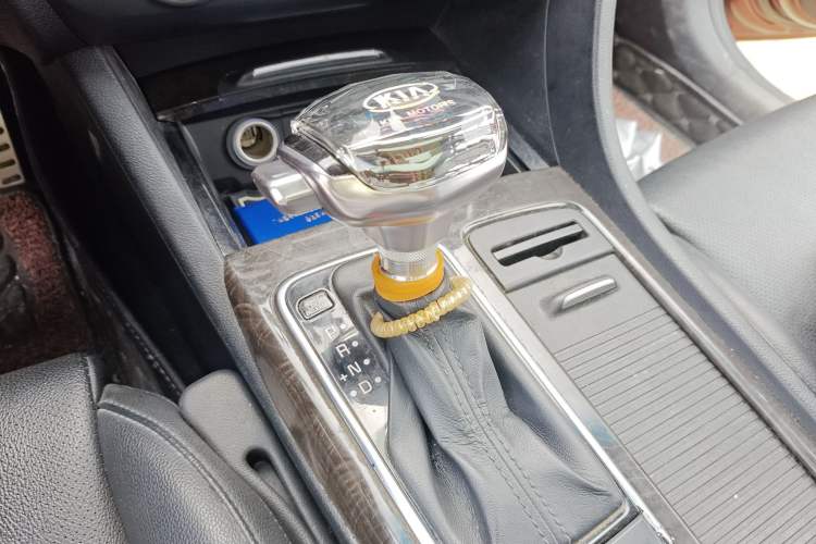 Used Kia K5 2016 2.0L Automatic LUX Gear Lever