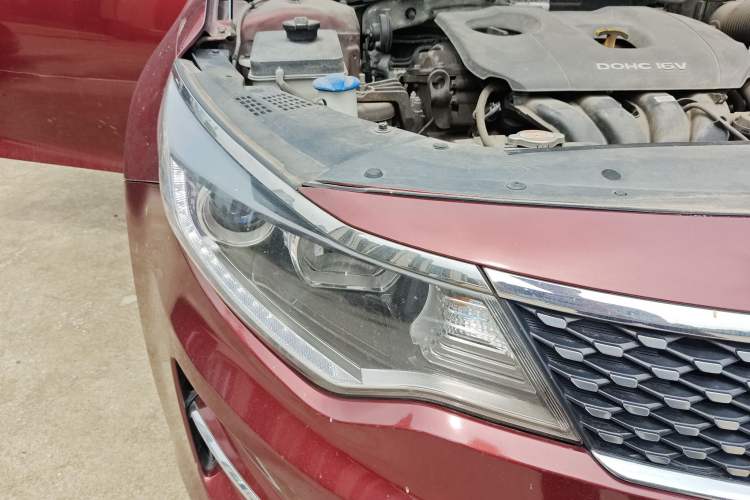 Used Kia K5 2016 2.0L Automatic LUX Right Front Headlight