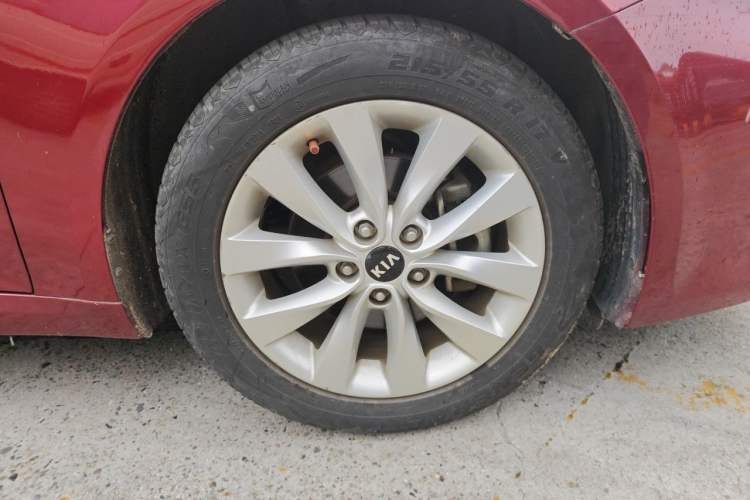 Used Kia K5 2016 1.6T Automatic LUX Right Front Wheel Hub