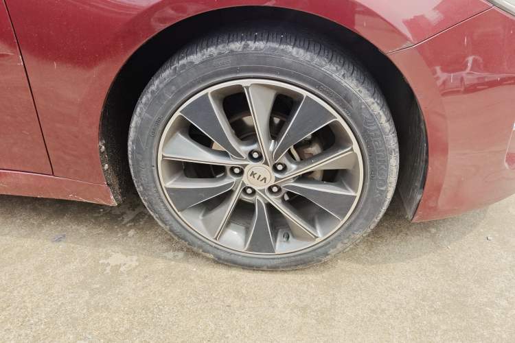 Used Kia K5 2016 2.0L Automatic LUX Right Front Wheel Hub