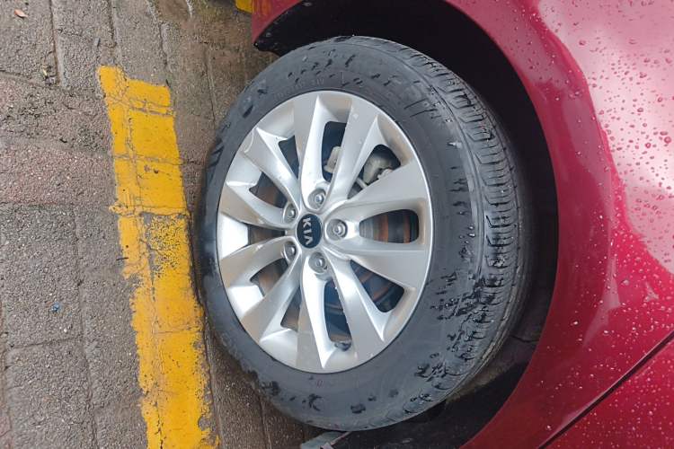 Used Kia K5 2016 1.6T Automatic LUX Right Rear Wheel Hub