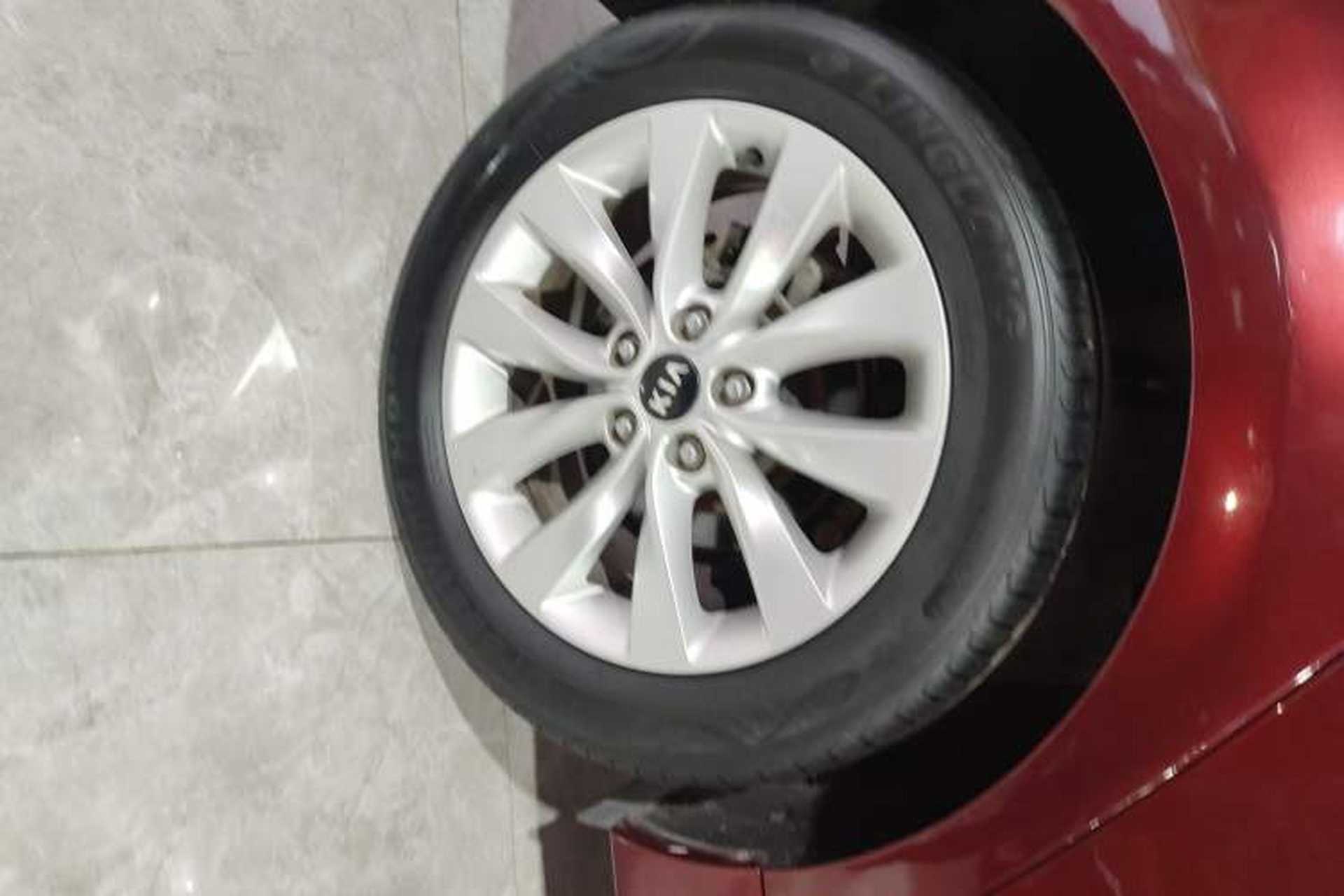 Used Kia K5 2016 1.6T Automatic LUX Right Rear Wheel Hub