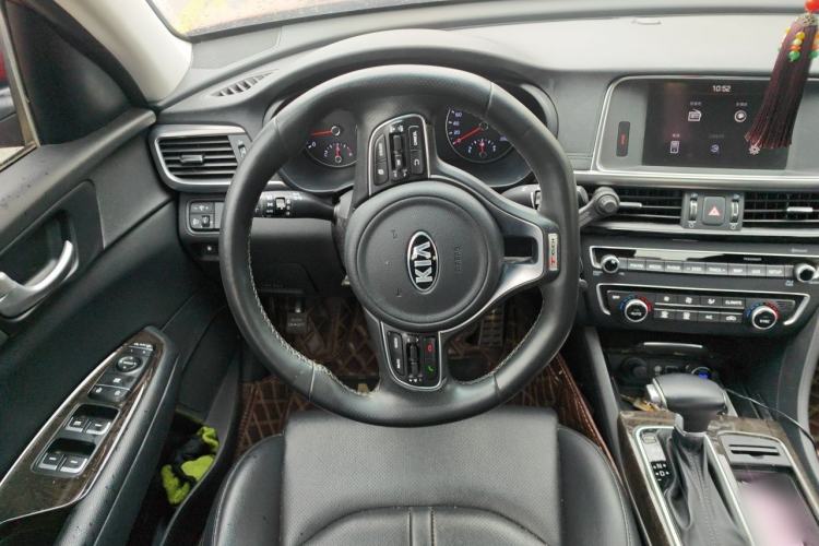Used Kia K5 2016 1.6T Automatic LUX Steering Wheel