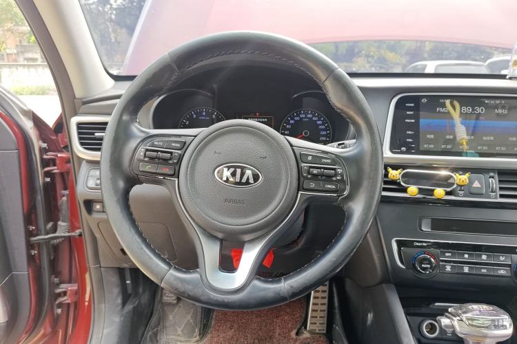 Used Kia K5 2016 2.0L Automatic LUX Steering Wheel