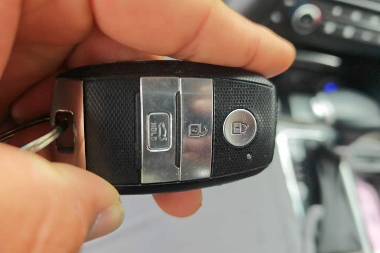 Used Kia K5 2016 1.6T Automatic LUX Vehicle Key