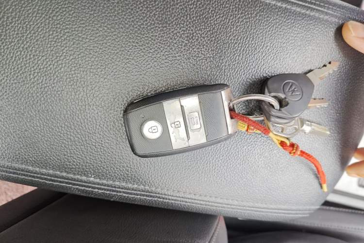 Used Kia K5 2016 2.0L Automatic LUX Vehicle Key