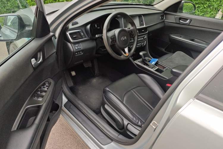 Used Kia K5 2016 2.0L Hybrid GLS Driver Seat