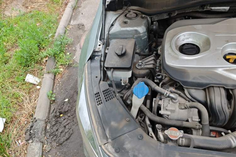 Used Kia K5 2016 2.0L Hybrid GLS Engine Bay Right